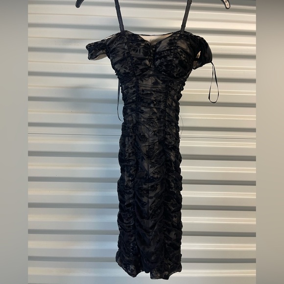Black Lace Ruched Dress - Picture 4 of 5